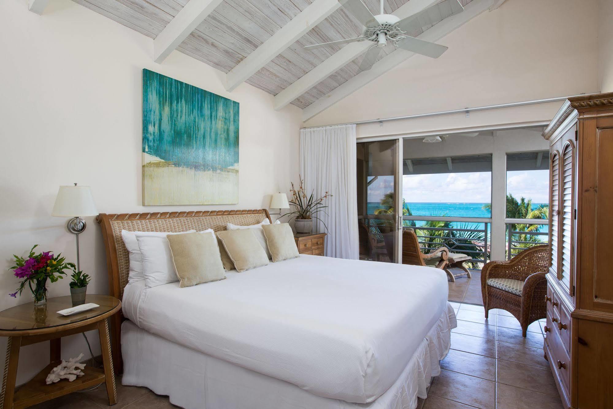 Ocean Club West Resort Грейс-Бэй Экстерьер фото